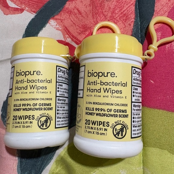 Yellow Lid Anti-bacterial Hand Wipes - Picture 1 of 2